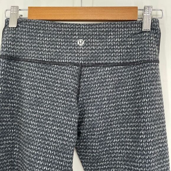 Lululemon Black Wunder Under Knit Pattern High-Rise Skinny Leggings Size 6 - Picture 3 of 5